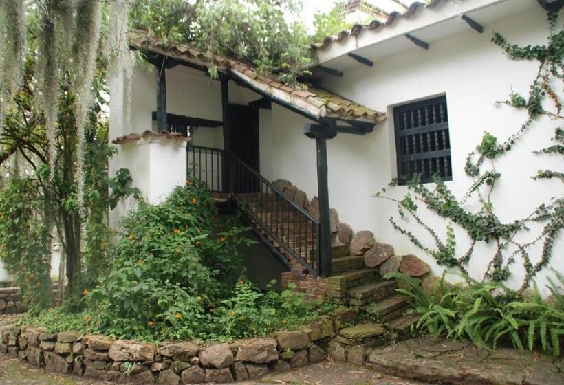 Bed and Breakfast Hacienda Suescún   300 Años De Historia