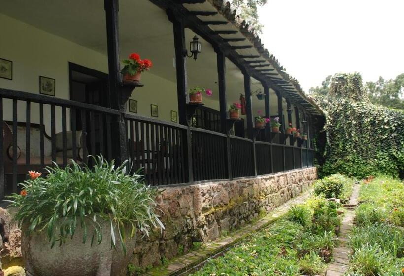 Bed and Breakfast Hacienda Suescún   300 Años De Historia