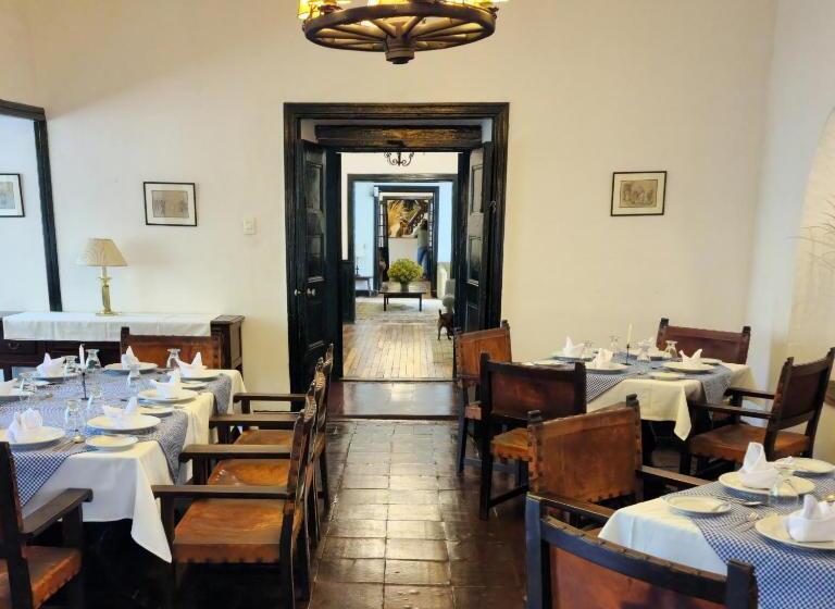 Bed and Breakfast Hacienda Suescún   300 Años De Historia