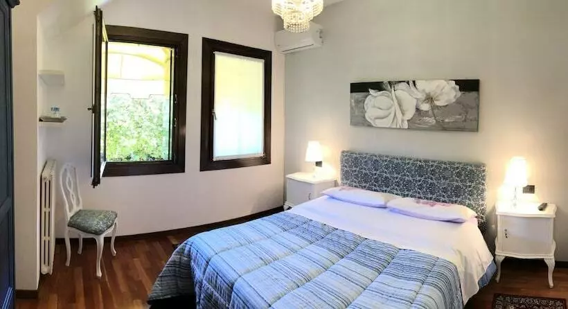 ベッドアンドブレックファースト Villa Fior Di Robinia