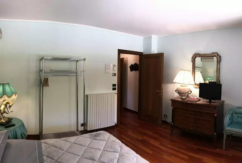 ベッドアンドブレックファースト Villa Fior Di Robinia