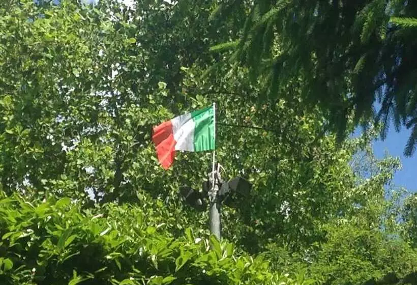 ベッドアンドブレックファースト Villa Fior Di Robinia