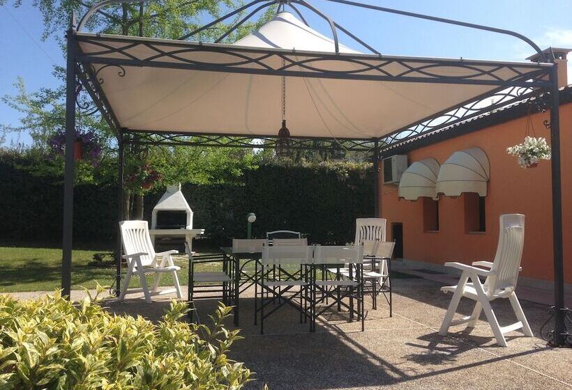 צימר Villa Fior Di Robinia