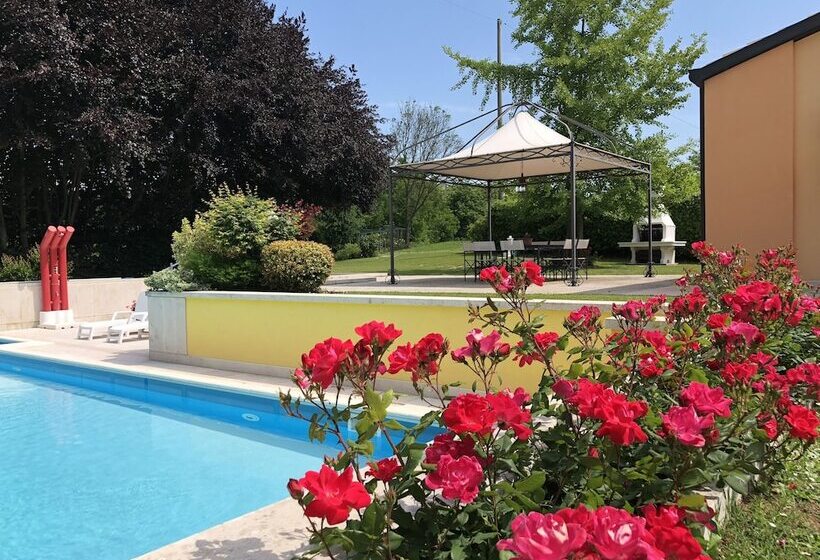 צימר Villa Fior Di Robinia