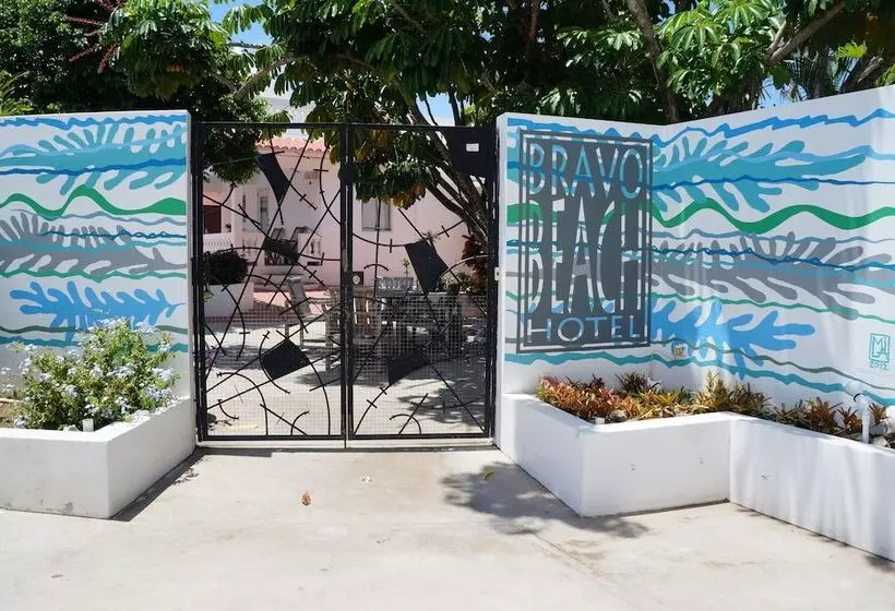 هتل Bravo Beach