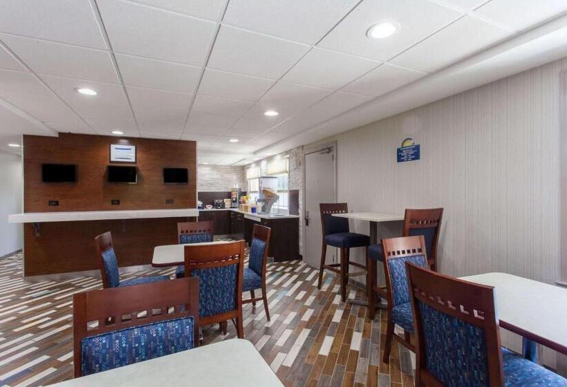 ホテル Days Inn By Wyndham Wilmington Brandywine