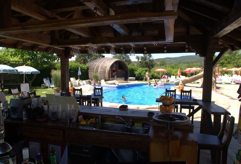 בית מלון כפרי Wine & Spa Complex Starosel