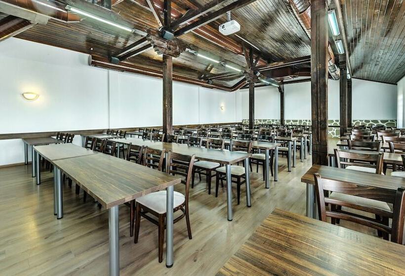 בית מלון כפרי Wine & Spa Complex Starosel