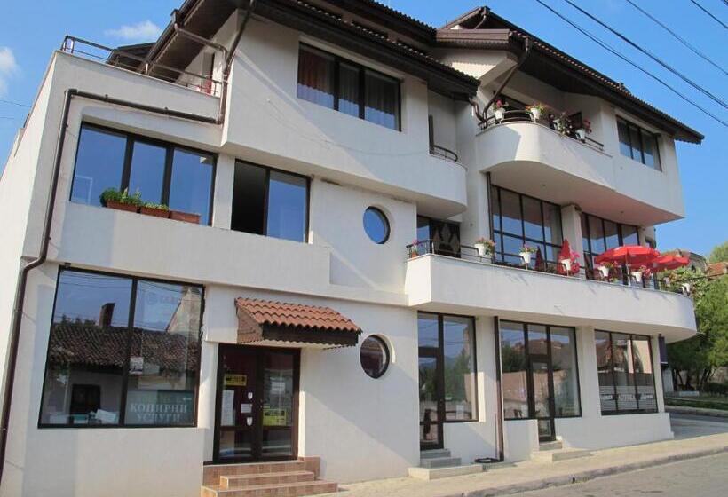 膳宿费 Guest House & Bistro Lefterova