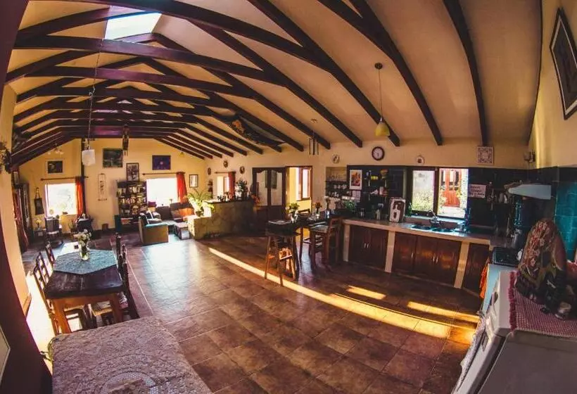 پانسیون Hostel Serena