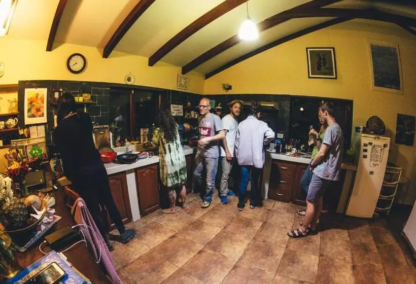 پانسیون Hostel Serena