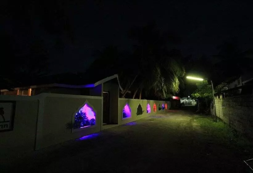 پانسیون Local Island Inn