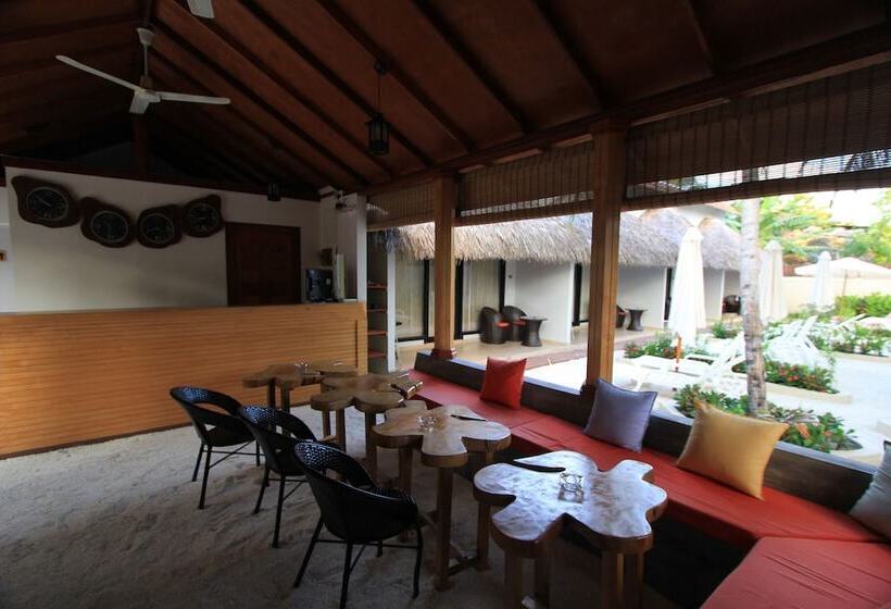 پانسیون Local Island Inn