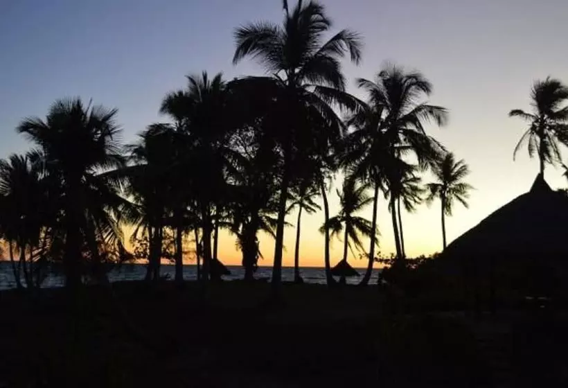 استراحتگاه Océan Beach Sakatia