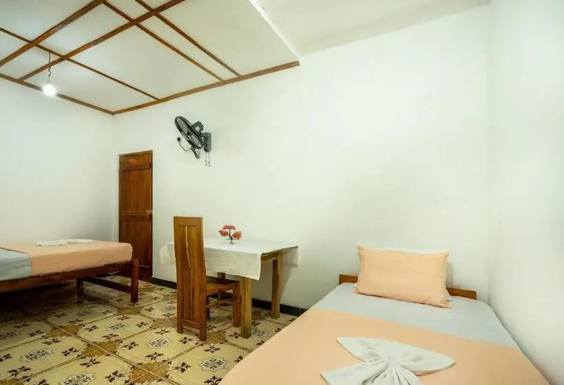 ホテル Diyaluma Nas Villa