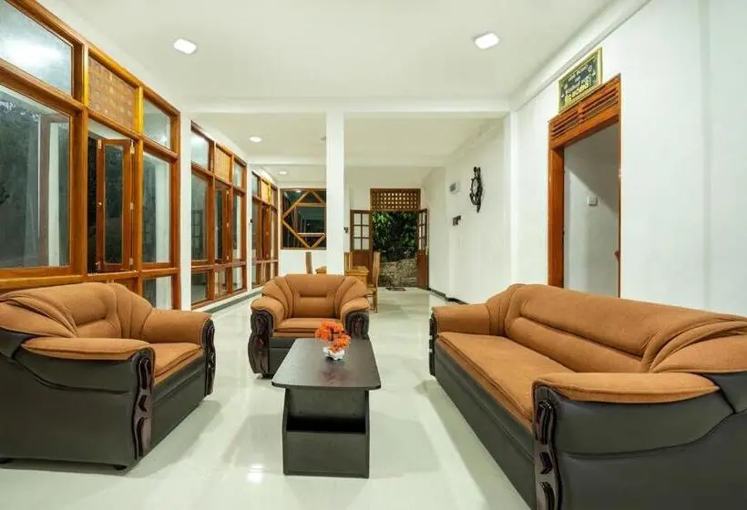 ホテル Diyaluma Nas Villa