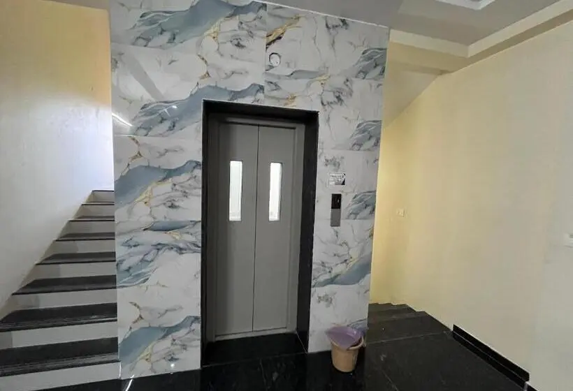 ホテル Sakthi Residency