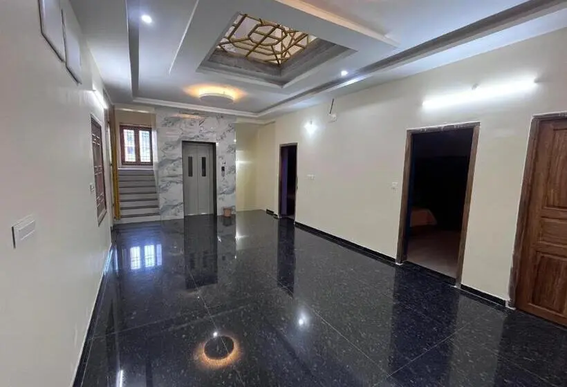 ホテル Sakthi Residency