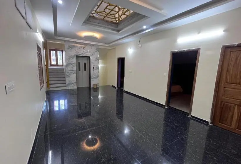 ホテル Sakthi Residency