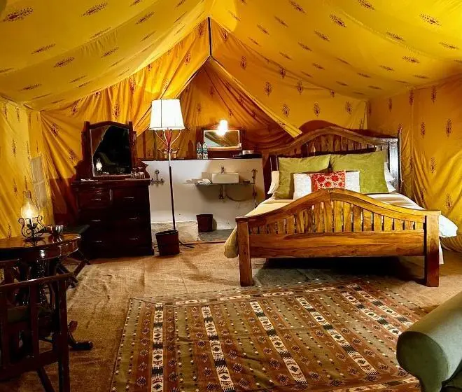 リゾートホテル Reggies S Camel Camp,osian