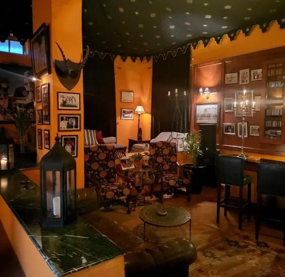 リゾートホテル Reggies S Camel Camp,osian