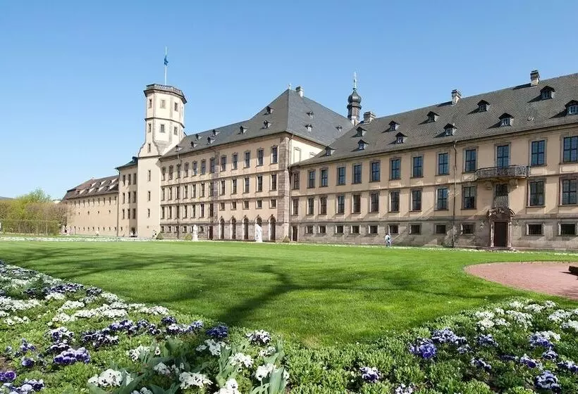 Aamiaismajoitus (B&B) Am Schlosstheater