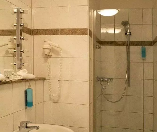 Aamiaismajoitus (B&B) Am Schlosstheater