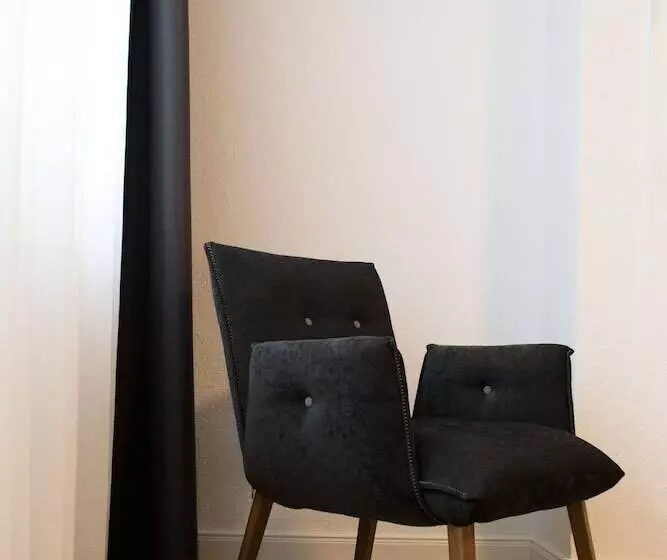 Aamiaismajoitus (B&B) Am Schlosstheater