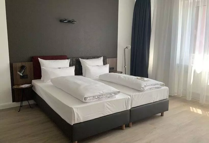 Aamiaismajoitus (B&B) Am Schlosstheater