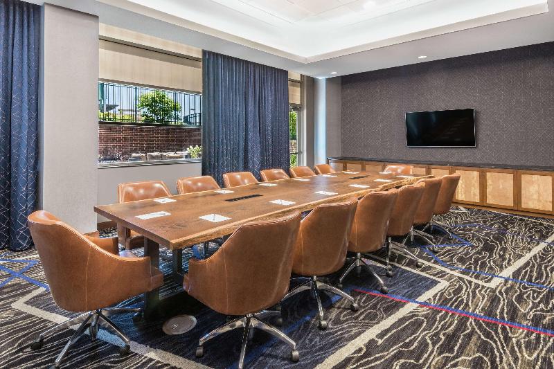 فندق Hampton Inn & Suites Fort Wayne Downtown