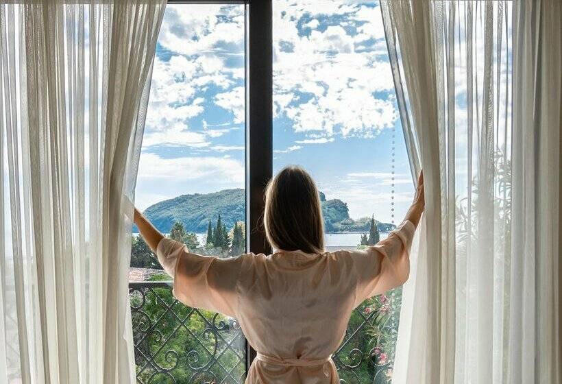 ホテル Iberostar Waves Slavija