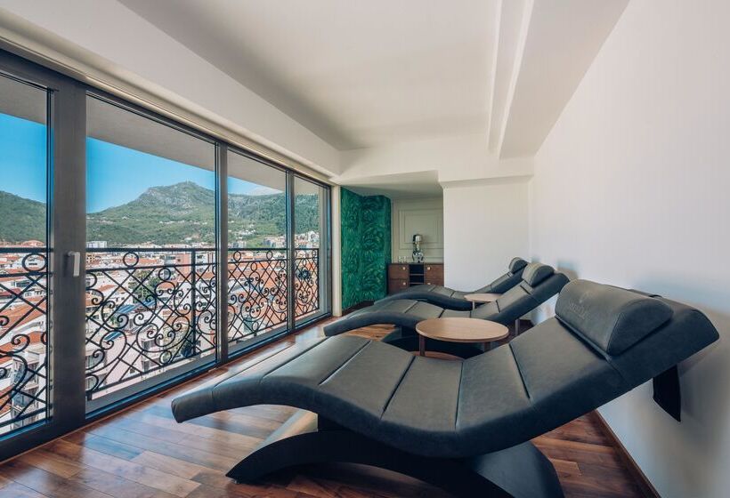 ホテル Iberostar Waves Slavija