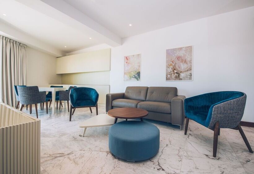 ホテル Iberostar Waves Slavija