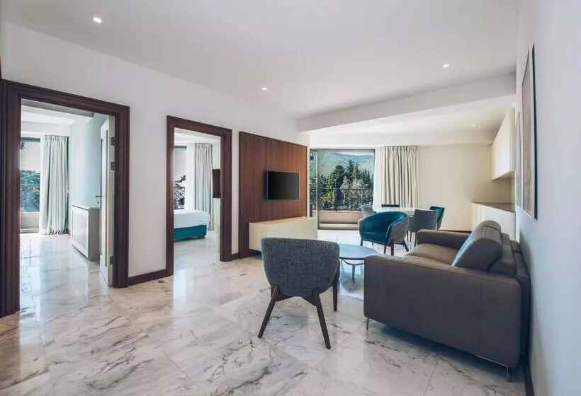 هتل Iberostar Waves Slavija