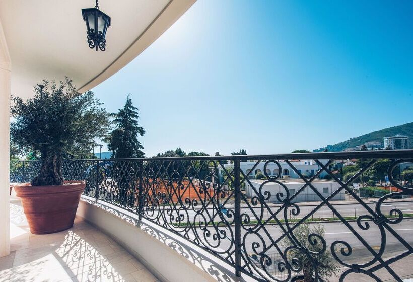 ホテル Iberostar Waves Slavija