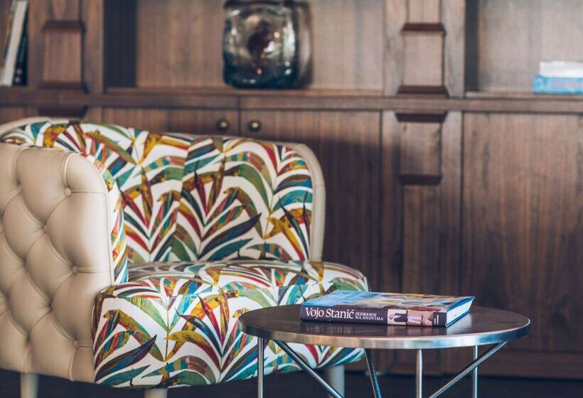 ホテル Iberostar Waves Slavija