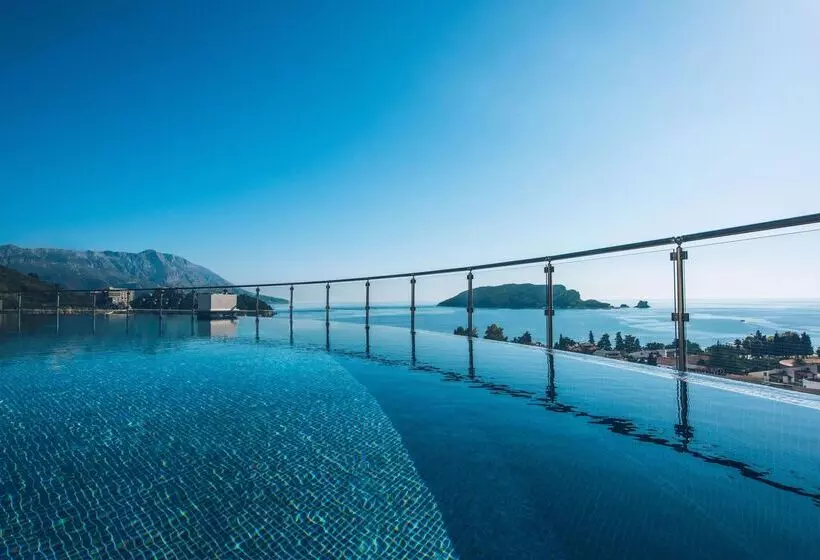 هتل Iberostar Waves Slavija