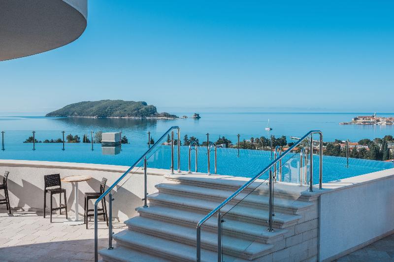 ホテル Iberostar Waves Slavija