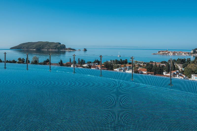 ホテル Iberostar Waves Slavija