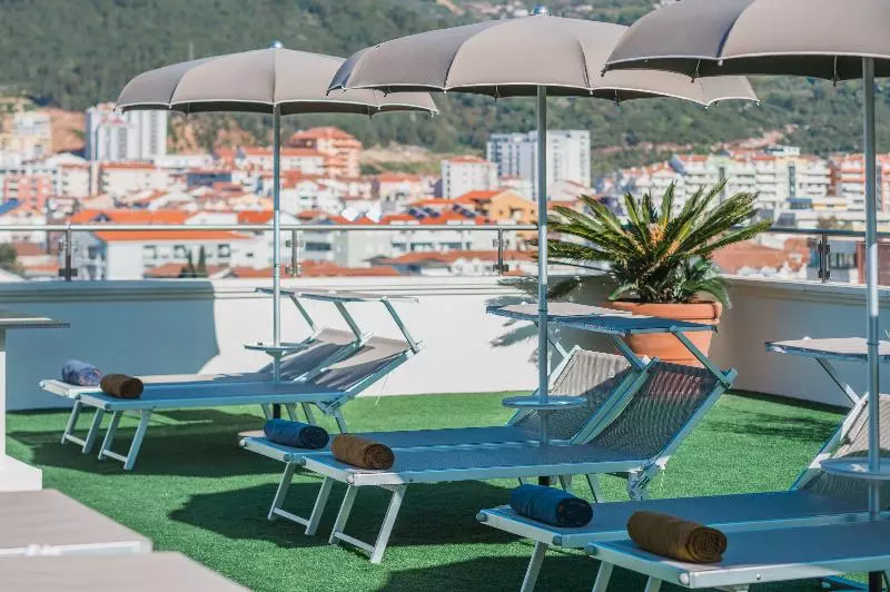 هتل Iberostar Waves Slavija