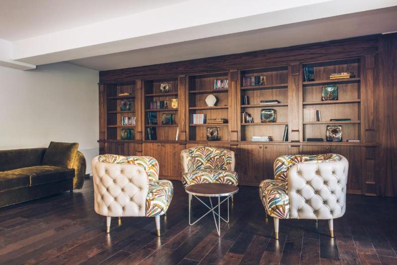 ホテル Iberostar Waves Slavija