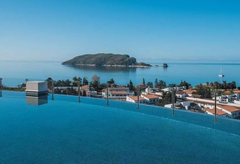 هتل Iberostar Waves Slavija