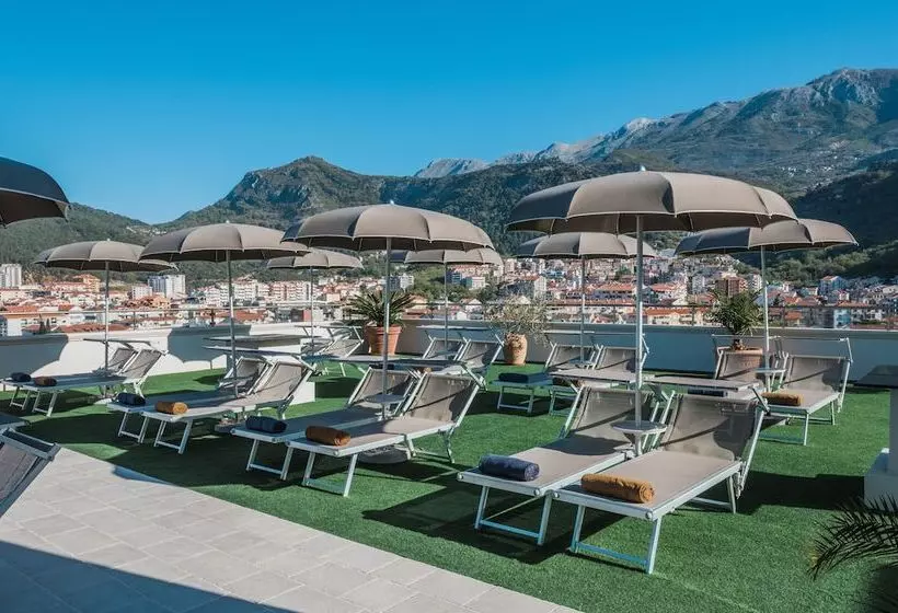 هتل Iberostar Waves Slavija