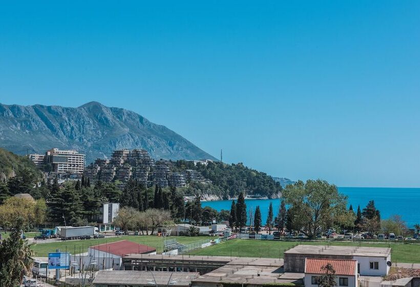 ホテル Iberostar Waves Slavija