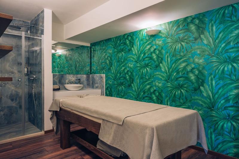 ホテル Iberostar Waves Slavija