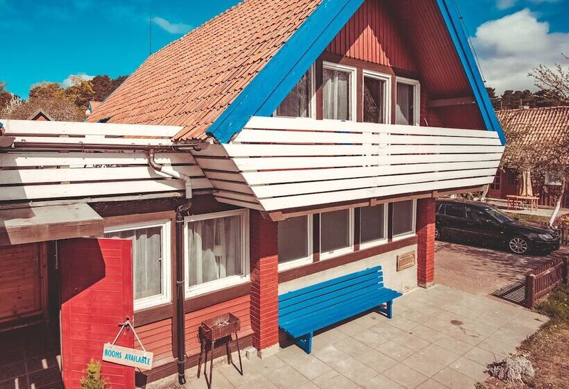 پانسیون Guboja