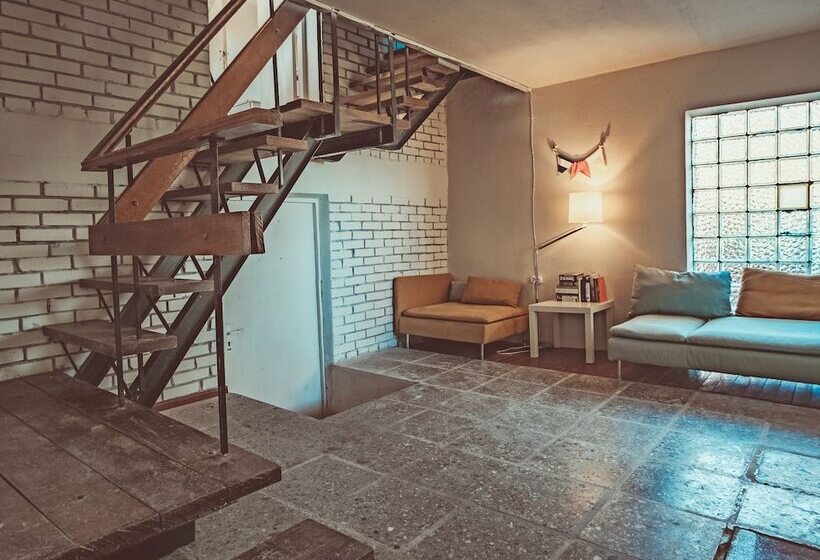 پانسیون Guboja