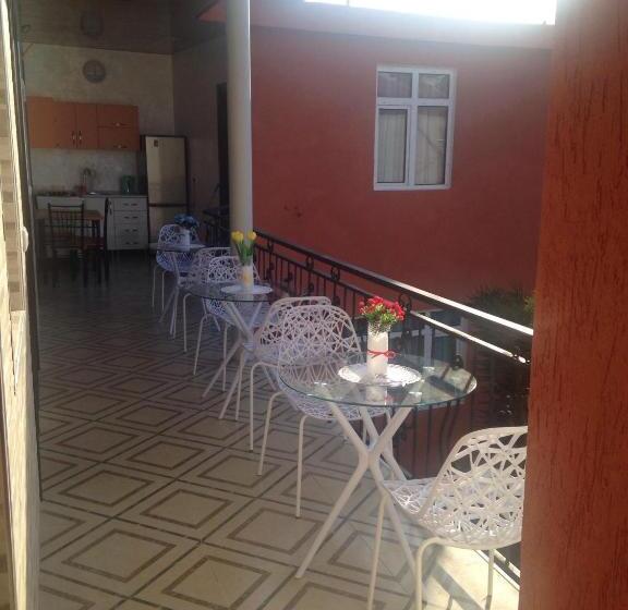 پانسیون Nikas Guest House