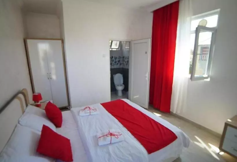 پانسیون Nikas Guest House