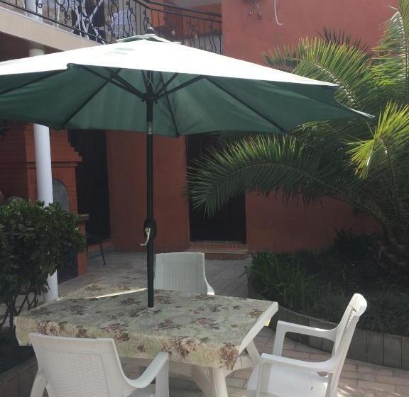 پانسیون Nikas Guest House